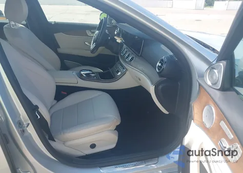 2020 Mercedes-Benz E 450 4Matic z USA, uszkodzony, nr VIN W1KZF6JB3LA760436